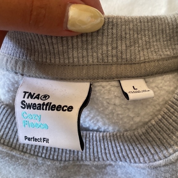 Aritzia TNA Women’s Grey Crewneck - Picture 3 of 3